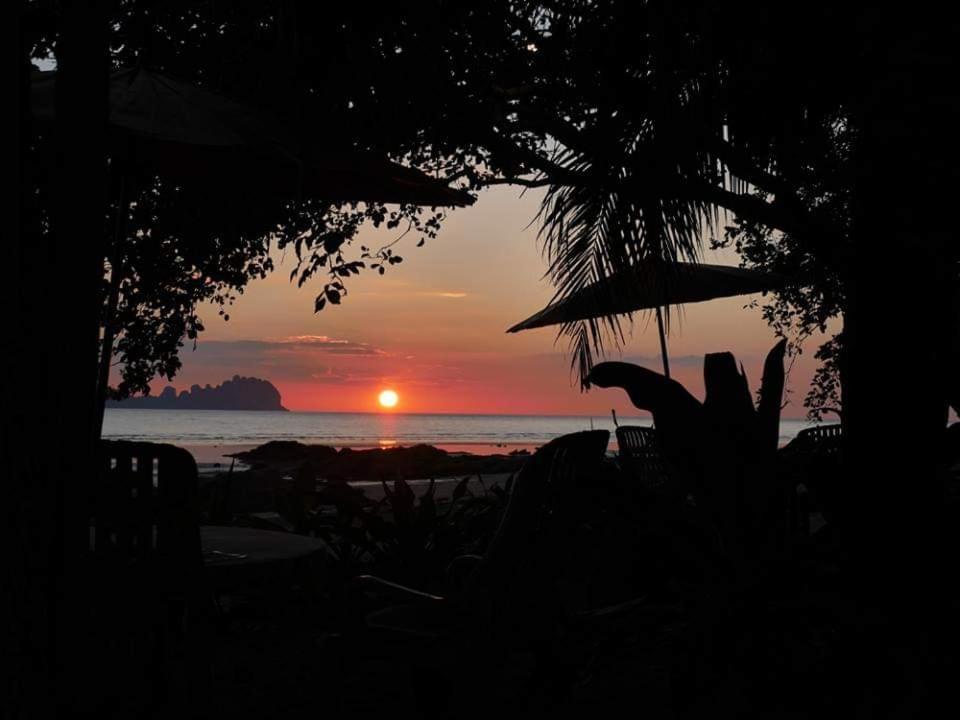 Dugong Koh Sukorn Hotel Ko Sukon Exterior foto